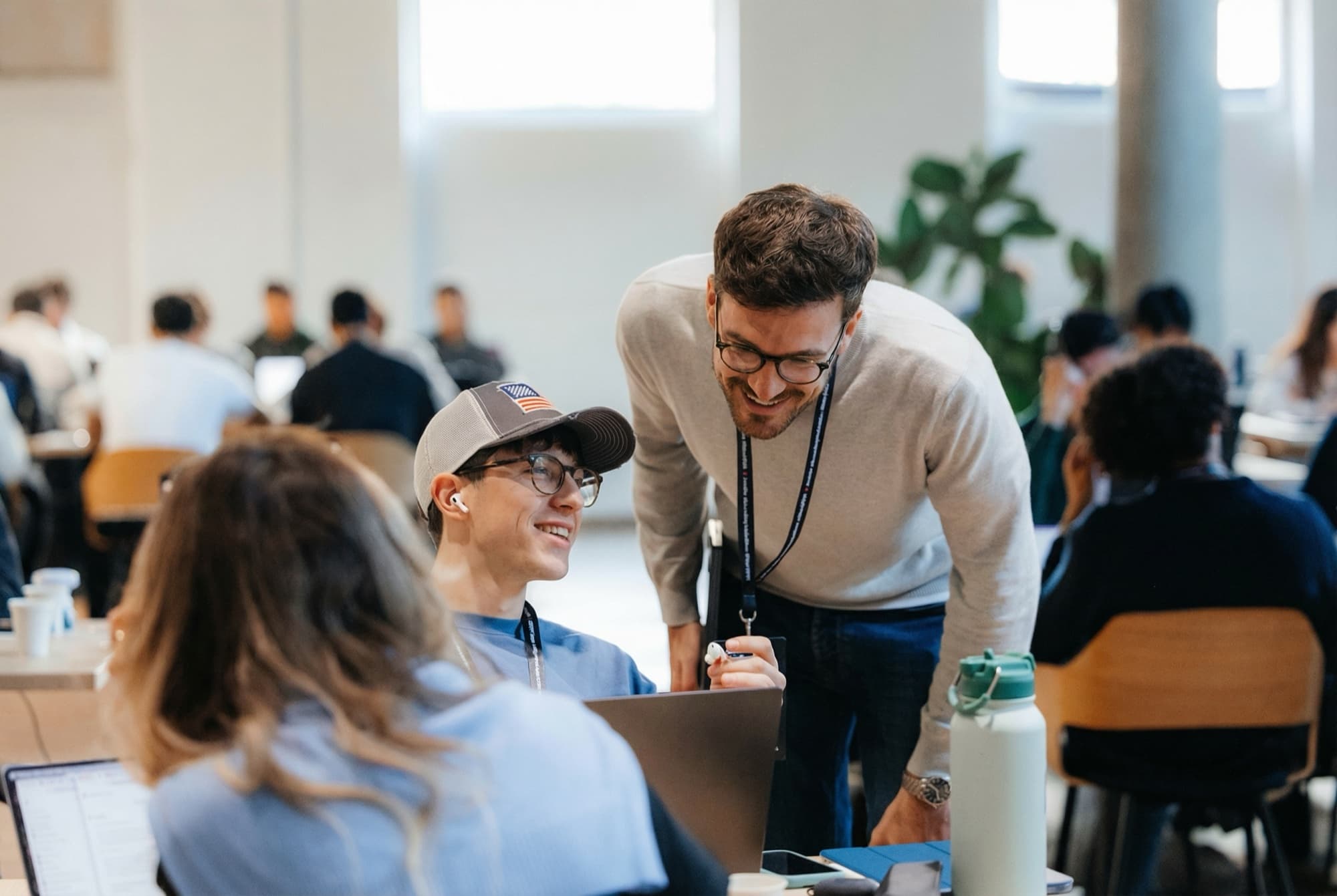 Sessione di formazione AI Yellow Tech con trainer e partecipanti