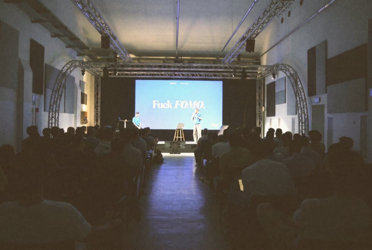 Il palco di una serata Yellow Tech