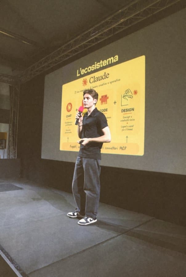 Un intervento sul palco a un evento
