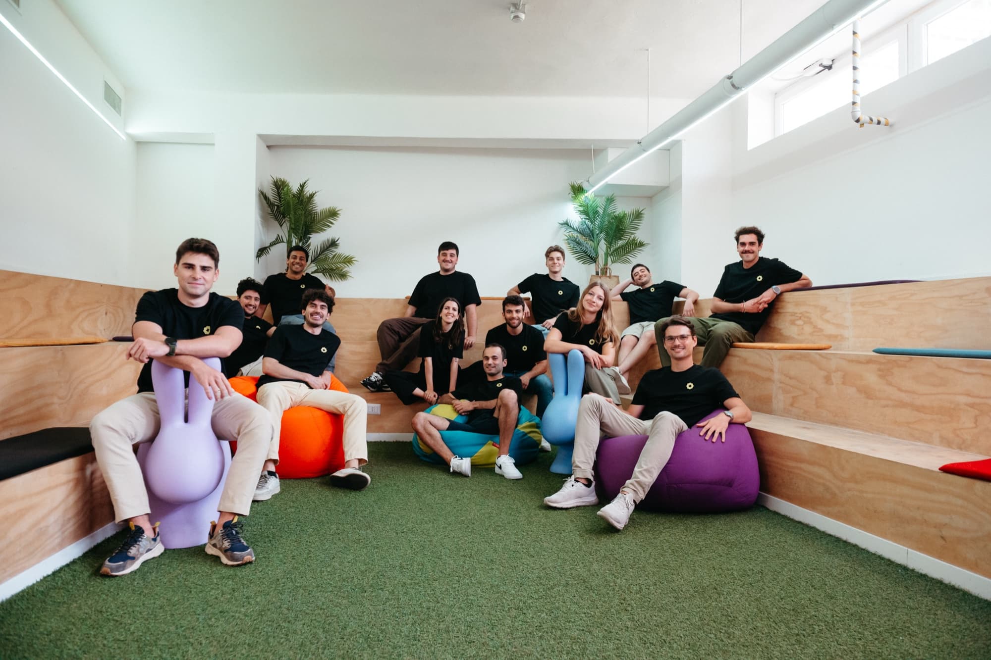Il team di Yellow Tech nell'area comune dell'ufficio
